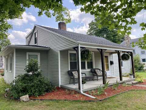 320 Church Street, Jonesville, MI 49250