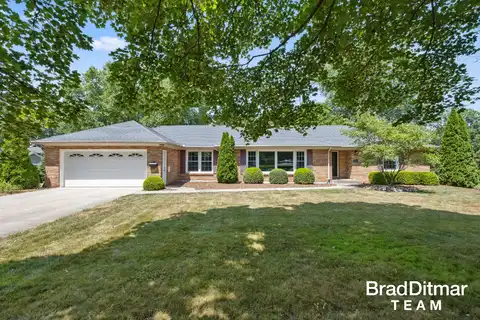 2353 Wilshire Drive SE, Grand Rapids, MI 49506