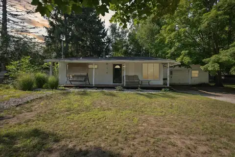 607 W DODGE Street, Greenville, MI 48838