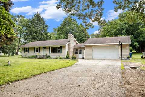 9930 N 16th Street, Plainwell, MI 49080