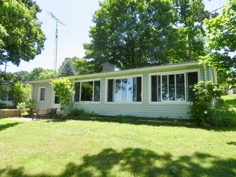 134 Cottage Drive Drive, Horton, MI 49246