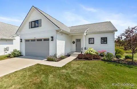 670 Stonebriar Circle, Grandville, MI 49418