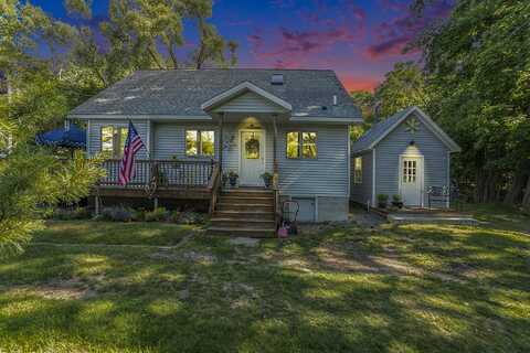 6995 N Old Channel Trail, Montague, MI 49437
