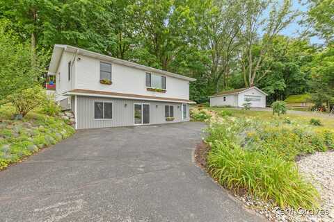 8340 Je-NE-Be Drive NE, Rockford, MI 49341