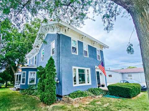118 Maumee Street, Jonesville, MI 49250