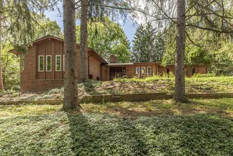 1325 Pepper Pike Road, Ann Arbor, MI 48105