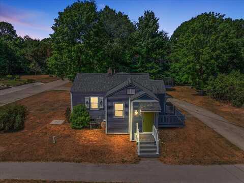 2087 32nd Street, Holland, MI 49423