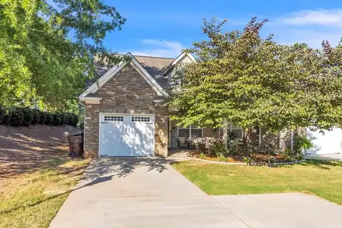 101 Hutira Ln, Greenwood, SC 29649