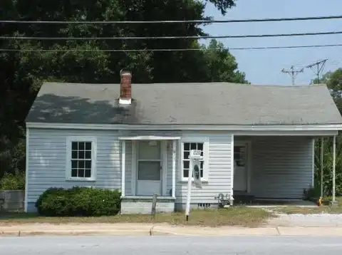 815 Durst Ave E, Greenwood, SC 29649