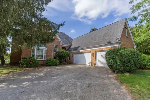 15711 Lake Forest Court, Granger, IN 46530