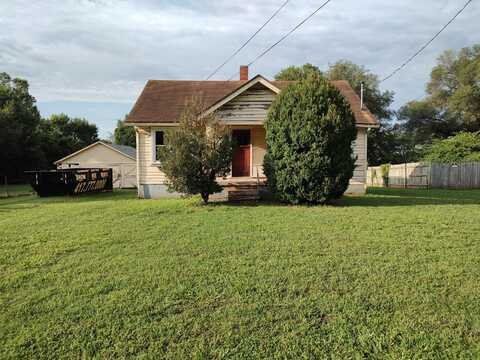 904 E Locust Street, Bolivar, MO 65613