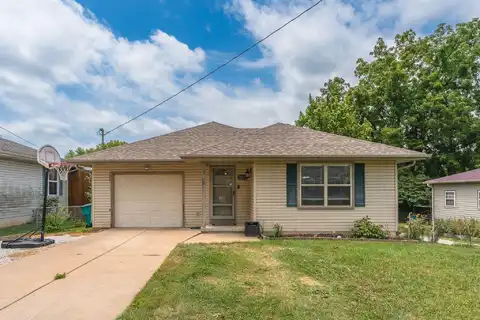2241 N Lexington Avenue, Springfield, MO 65803