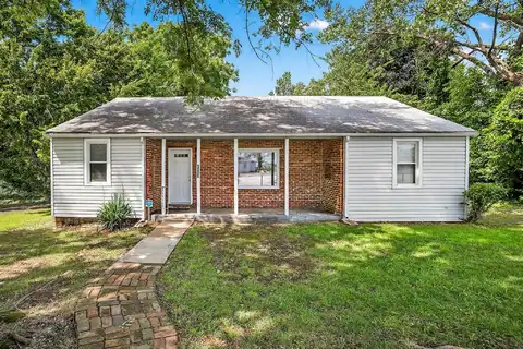 2727 E Locust Street, Springfield, MO 65803