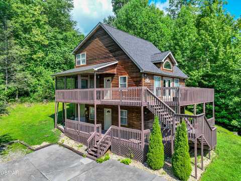 1727 Brent Hills Boulevard, Gatlinburg, TN 37738
