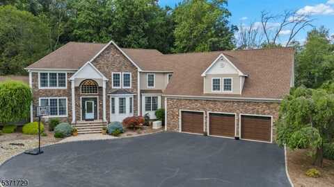 10 Coppola Ct, Montville, NJ 07045