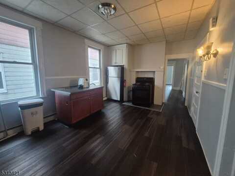 126 Main St, Newark, NJ 07105