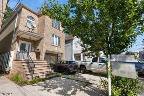 425 Fulton St, Elizabeth, NJ 07206