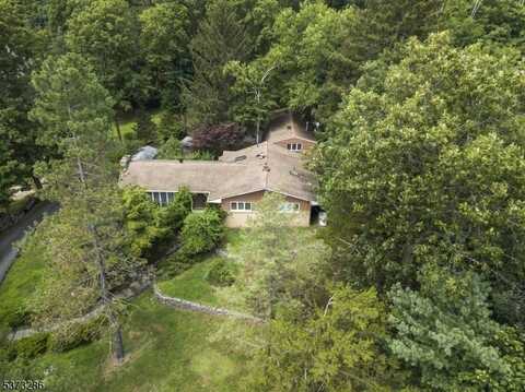 81 Graham Ave, North Haledon, NJ 07508