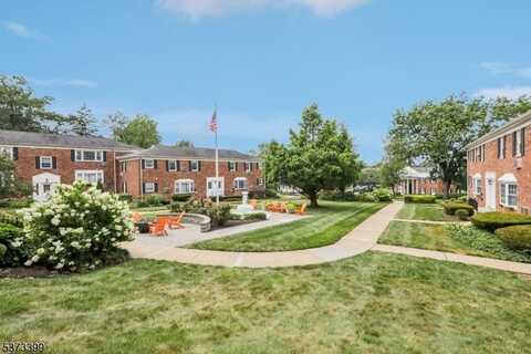 26 Locust Dr 20, Summit, NJ 07901