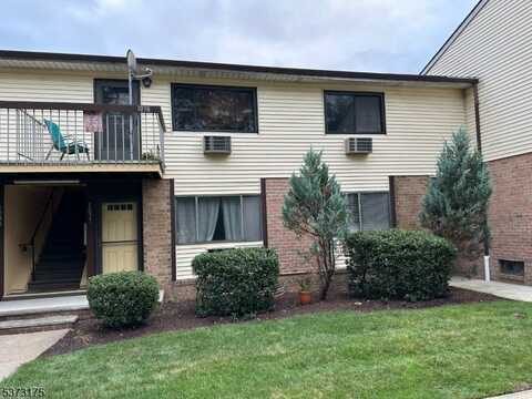 1037 Cricket Lane, Woodbridge, NJ 07095