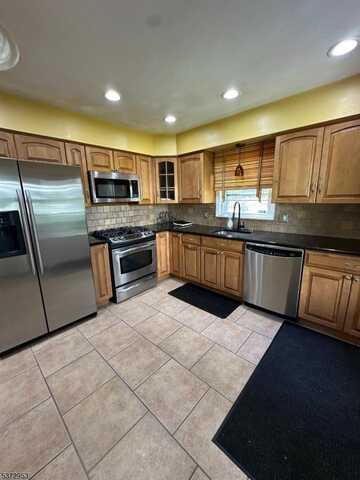 739 Burnside St, Orange, NJ 07050