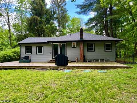 620 Hemlock Rd, Hampton, NJ 07860