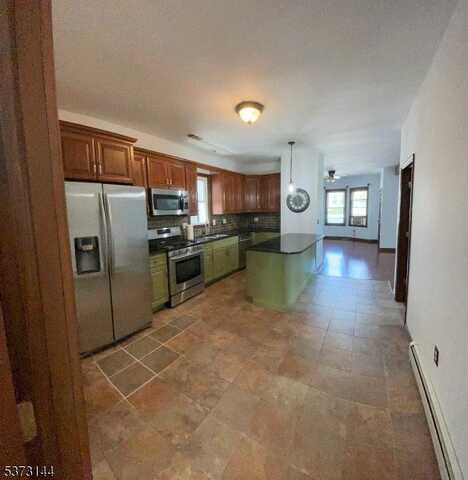 18 UNION BLVD, Wallington, NJ 07057
