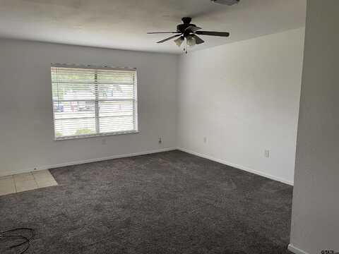 315 Circle Dr #2, Bogata, TX 75417
