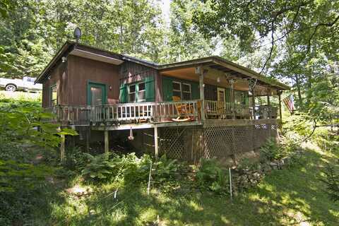 23 Standardbred St, Dunmore, WV 24934