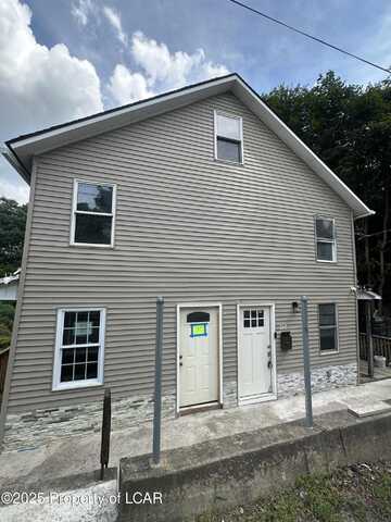 210 McGinnis Street, Plymouth, PA 18651
