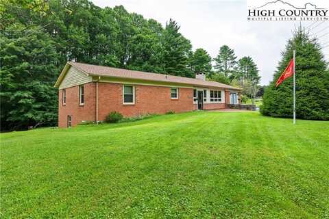 711 Possum Hollow Road, Blowing Rock, NC 28605
