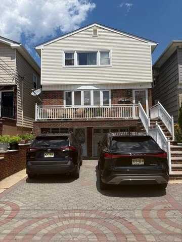 37 WEST 7TH ST, Bayonne, NJ 07002