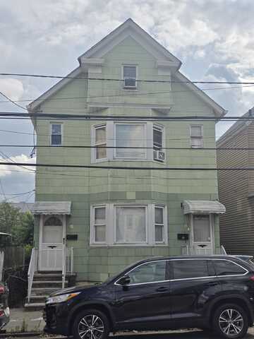 6 WEST 35TH ST, Bayonne, NJ 07002