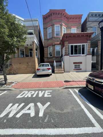 604 15TH ST, Union City, NJ 07087
