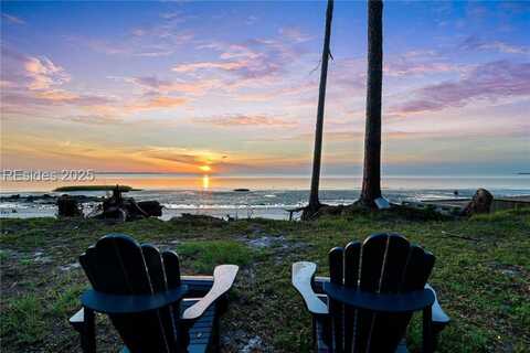 87 Mcteer Dr, Saint Helena Island, SC 29920