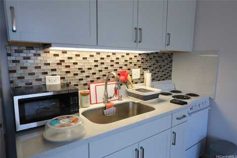 1650 Kanunu Street, Honolulu, HI 96814