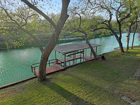 706 Gloria Drive, Seguin, TX 78155