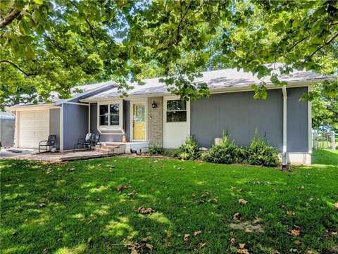 2926 Dodge Drive, Iola, KS 66749