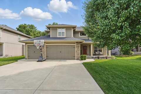 2809 SE Jennifer Drive, Lees Summit, MO 64063