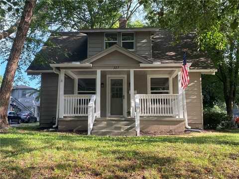 327 W SOUTHSIDE Boulevard, Independence, MO 64055