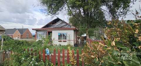267 SW 6th St, Ontario, OR 97914