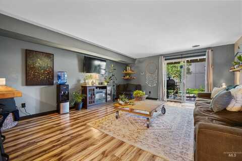 348 N Eagle Glen, Eagle, ID 83616