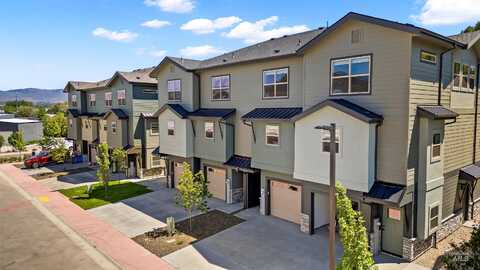 7445 W Swain Ln, Garden City, ID 83714