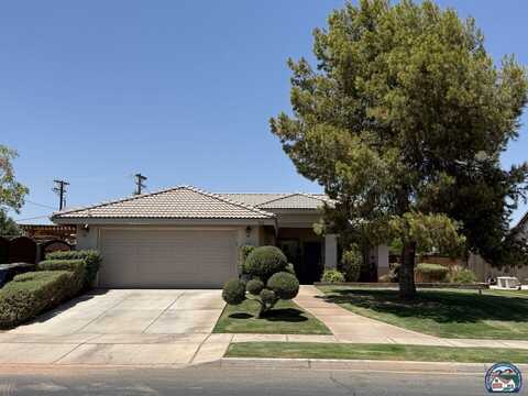 392 Willow Bend Dr, El Centro, CA 92243