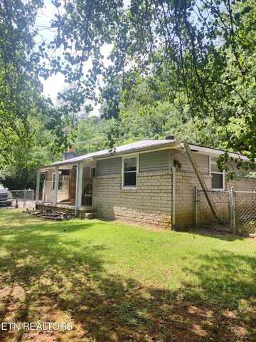 1954 Bluff Rd, Harriman, TN 37748