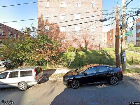Halley Place Se, Washington, DC 20032
