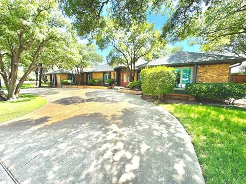 9306 Utica Drive, Lubbock, TX 79424