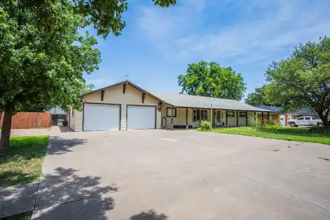 1112 8th Street, Olton, TX 79064