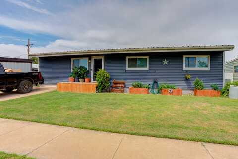 107 N Jaycee Avenue, Denver City, TX 79323