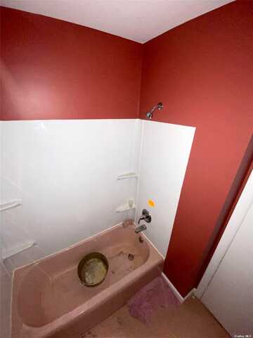Floral Drive, Amityville, NY 11701